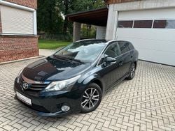 Andere farben Gebraucht 2014 Toyota Avensis Edition Kombi | 10.500 € (Etwas zu teuer)