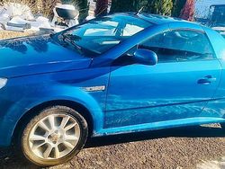 Blau Gebraucht 2005 Opel Tigra Cabrio | 1.150 €