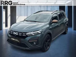 Grün Gebraucht 2024 Dacia Jogger Extreme Van / Kleinbus | 20.990 € (Fairer Preis)