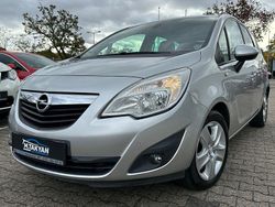 Silber Gebraucht 2011 Opel Meriva Design Edition Van / Kleinbus | 4.990 € (Fairer Preis)