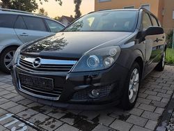 Schwarz Gebraucht 2007 Opel Astra Kombi | 2.100 € (Fairer Preis)