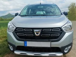 Silber Gebraucht 2021 Dacia Lodgy Stepway Van / Kleinbus | 16.900 € (Etwas zu teuer)