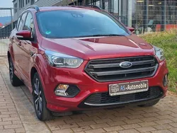 Rubyrot (metallic) Gebraucht 2017 Ford Kuga ST-Line SUV | 16.950 € (Fairer Preis)