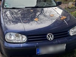 Blau Gebraucht 2002 VW Golf IV Limousine | 1.500 € (Fairer Preis)