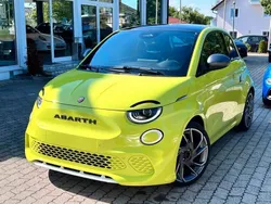 Acid green (grün) Gebraucht 2024 Abarth 500e Scorpionissima Kleinwagen | 31.490 € (Teuer)