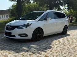 Weiß Gebraucht 2017 Opel Zafira Tourer Edition Van / Kleinbus | 10.900 € (Fairer Preis)