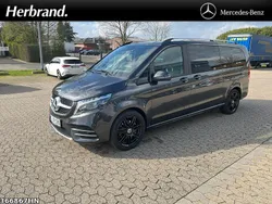 Grau Gebraucht 2023 Mercedes V300 Van / Kleinbus | 85.888 €