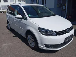 Weiss Gebraucht 2015 VW Touran Van / Kleinbus | 12.990 € (Guter Preis)
