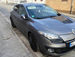 Grau Gebraucht 2013 Renault Mégane III Kleinwagen | 5.200 € (Etwas zu teuer)