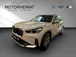 Grau Neu 2025 BMW iX1 Sport Line SUV | 44.745 € (Superpreis)