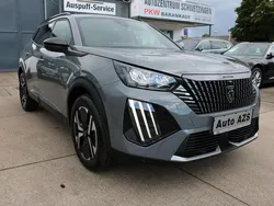 Grau Gebraucht 2024 Peugeot 2008 Allure SUV | 22.790 € (Guter Preis)