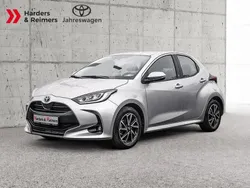 Silber Gebraucht 2024 Toyota Yaris Hybrid Team Limousine | 21.880 € (Guter Preis)