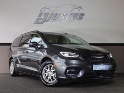 Grau Gebraucht 2022 Chrysler Pacifica Touring SUV | 26.400 € (Fairer Preis)