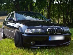 Schwarz Gebraucht 1998 BMW 323 M Sport Limousine | 12.000 €