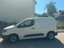 Weiß Gebraucht 2023 Opel Combo Edition Van / Kleinbus | 18.500 €