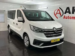 Gletscherweiss Gebraucht 2022 Renault Trafic Life Van | 32.485 € (Guter Preis)