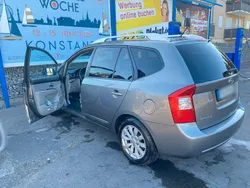Grau Gebraucht 2012 Kia Carens Van / Kleinbus | 3.300 €