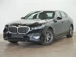 Black sapphire metallic Gebraucht 2024 BMW 520 Performance Limousine | 48.990 € (Superpreis)