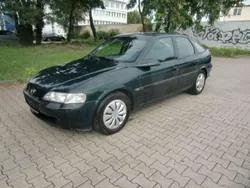 Grün Gebraucht 1998 Opel Vectra Limousine | 350 € (Superpreis)