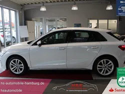 Weiß Gebraucht 2023 Audi A3 Sportback Sport Kombi | 26.300 € (Superpreis)