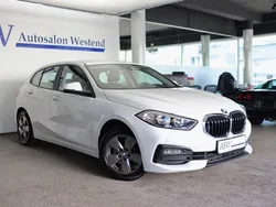 Weiß Gebraucht 2021 BMW 118 Advantage Kleinwagen | 22.980 € (Fairer Preis)