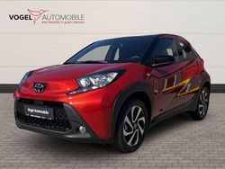 Chili red / night sky black Neu 2025 Toyota Aygo Kleinwagen | 17.480 €