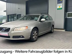 Braun Gebraucht 2012 Volvo V70 Kinetic Kombi | 13.990 € (Teuer)
