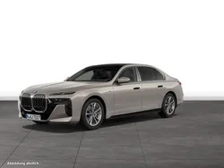 Grau Gebraucht 2024 BMW 740 Limousine | 102.061 €