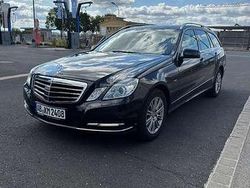 Schwarz Gebraucht 2010 Mercedes E250 Kombi | 8.500 € (Guter Preis)