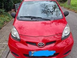 Rot Gebraucht 2009 Toyota Aygo Kleinwagen | 1.600 € (Superpreis)