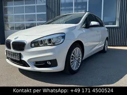 Weiß Gebraucht 2016 BMW 218 Active Tourer Luxury Line Van / Kleinbus | 10.900 € (Fairer Preis)