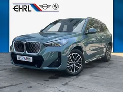 Grün Neu 2025 BMW iX1 M Sport SUV | 44.840 € (Superpreis)