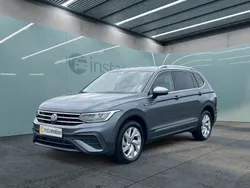 Grau Gebraucht 2024 VW Tiguan Allspace S SUV | 43.695 € (Fairer Preis)