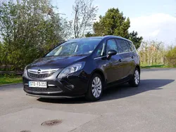 Schwarz metallic Gebraucht 2014 Opel Zafira Tourer Innovation Van / Kleinbus | 19.990 €