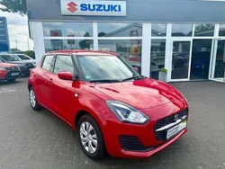 Solid fervent red Gebraucht 2021 Suzuki Swift Club Limousine | 11.900 € (Guter Preis)