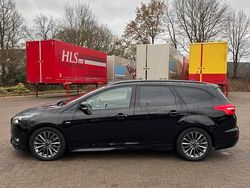 Schwarz Gebraucht 2017 Ford Focus ST Kombi | 9.500 €