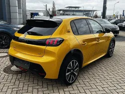 Gelb Gebraucht 2021 Peugeot e-208 GT Kleinwagen | 18.549 € (Fairer Preis)