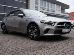 Silber Gebraucht 2022 Mercedes A250 Limousine | 24.990 € (Guter Preis)