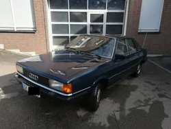 Blau Gebraucht 1982 Audi 80 Limousine | 2.100 €