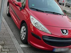 Rot Gebraucht 2009 Peugeot 207 Limousine | 2.300 € (Etwas zu teuer)