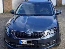 Grau Gebraucht 2018 Skoda Octavia Style Kombi | 12.999 € (Fairer Preis)