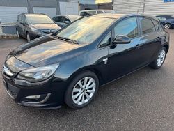 Schwarz Gebraucht 2011 Opel Astra Kleinwagen | 5.899 € (Etwas zu teuer)