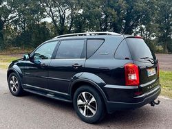 Schwarz Gebraucht 2017 Ssangyong (KGM) Rexton Sapphire SUV | 15.500 €