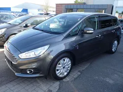 Grau Gebraucht 2017 Ford S-MAX Trend Van / Kleinbus | 18.990 € (Fairer Preis)