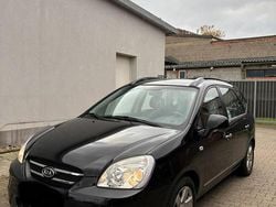 Schwarz Gebraucht 2008 Kia Carens Van / Kleinbus | 4.999 € (Fairer Preis)