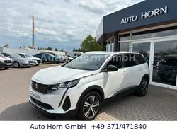 Lack weiss perlglänzend/metall Gebraucht 2024 Peugeot 5008 Allure Van / Kleinbus | 27.790 € (Superpreis)