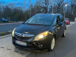 Schwarz Gebraucht 2014 Opel Zafira Van / Kleinbus | 6.200 € (Etwas zu teuer)