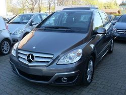 Grau metallic Gebraucht 2009 Mercedes B200 Van / Kleinbus | 7.990 € (Fairer Preis)