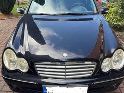Schwarz Gebraucht 2006 Mercedes C230 Avantgarde Kombi | 2.500 € (Fairer Preis)