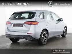 Lack hightechsilber Gebraucht 2024 Mercedes B180 Progressive Van / Kleinbus | 28.990 € (Superpreis)